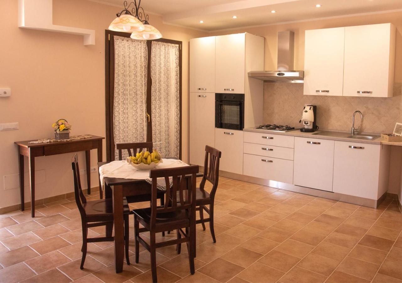 Villa Silvia Marco Simone Екстер'єр фото